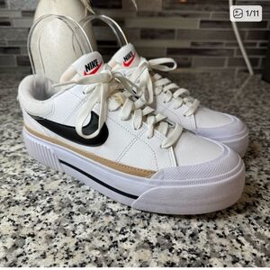 Nike White and Black Women's Sneakers